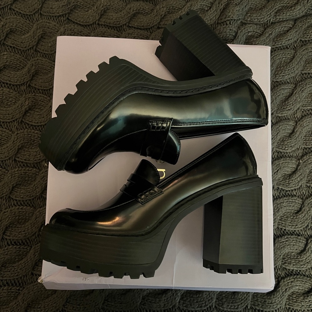 NWT madden girl Kassidy Women’s Block Heel Penny Loafers